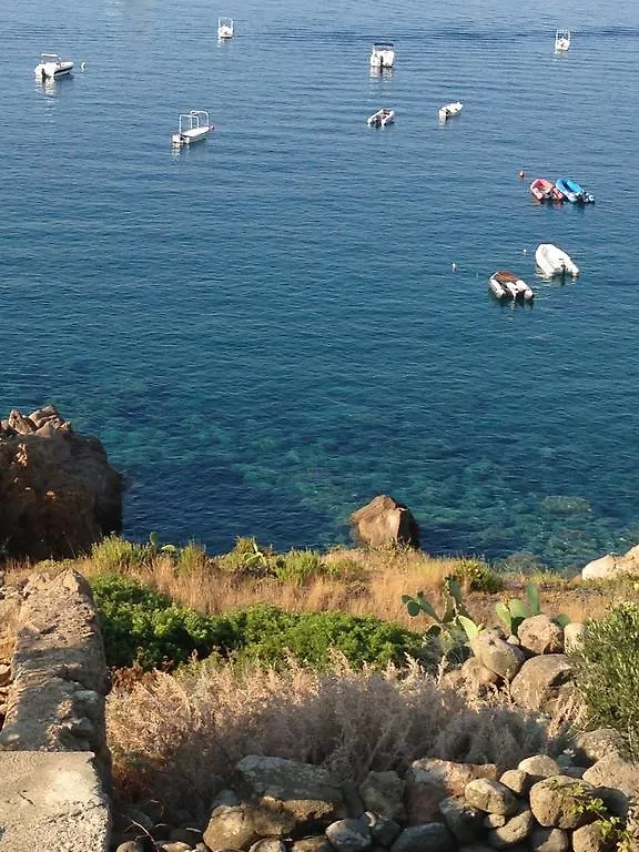La Sirena Hotel Panarea 2*,  Itália
